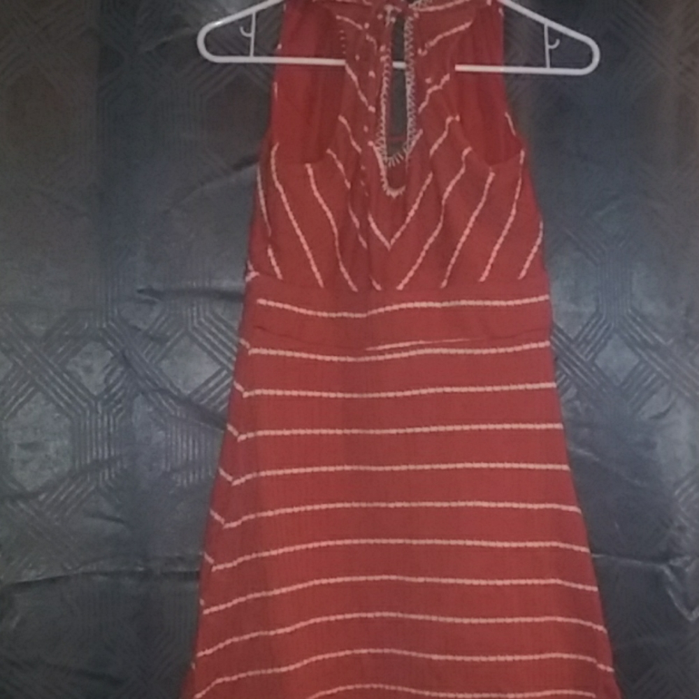 Dress - Picture 2 of 4